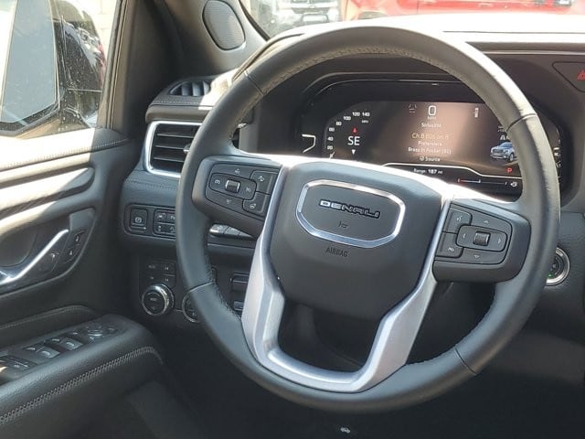 2024 GMC Yukon Denali - Photo 29