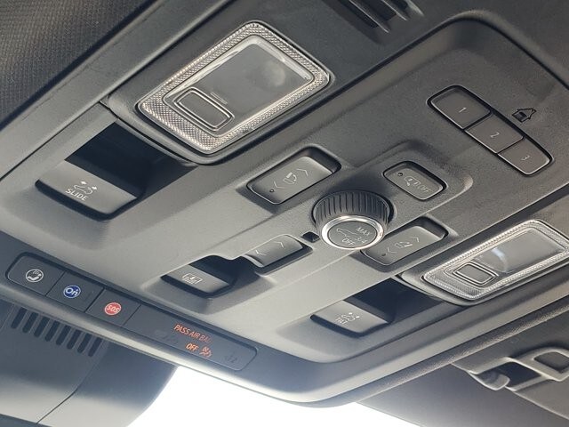 2024 GMC Yukon Denali - Photo 24