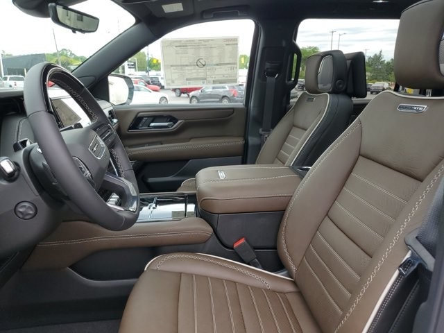 2026 GMC Yukon XL Denali Ultimate - Photo 8