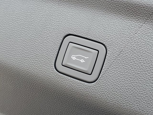 2026 GMC Yukon XL Denali Ultimate - Photo 37