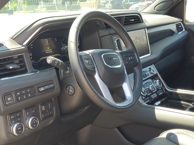 2024 GMC Yukon Denali - Photo 10