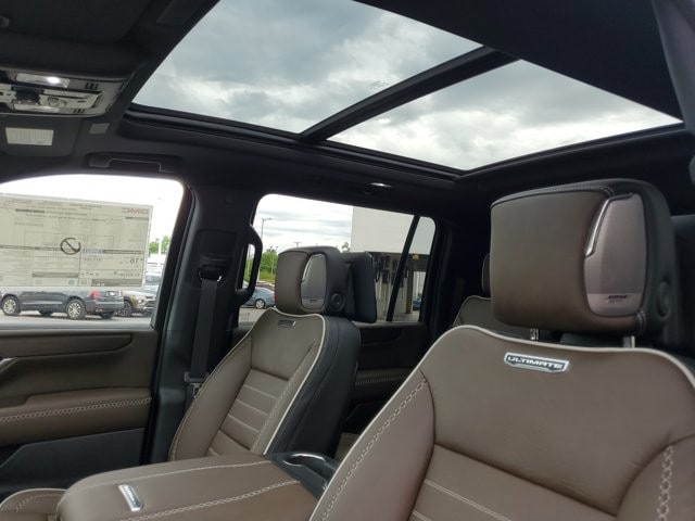 2026 GMC Yukon XL Denali Ultimate - Photo 9