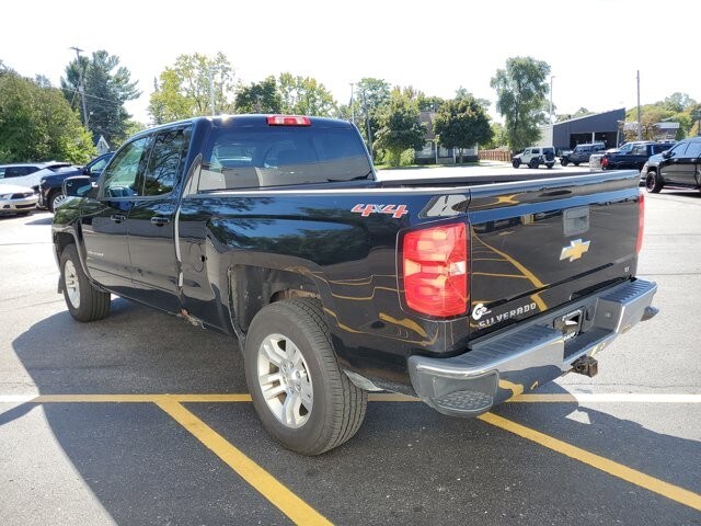 2017 Chevrolet Silverado 1500 LT photo 3