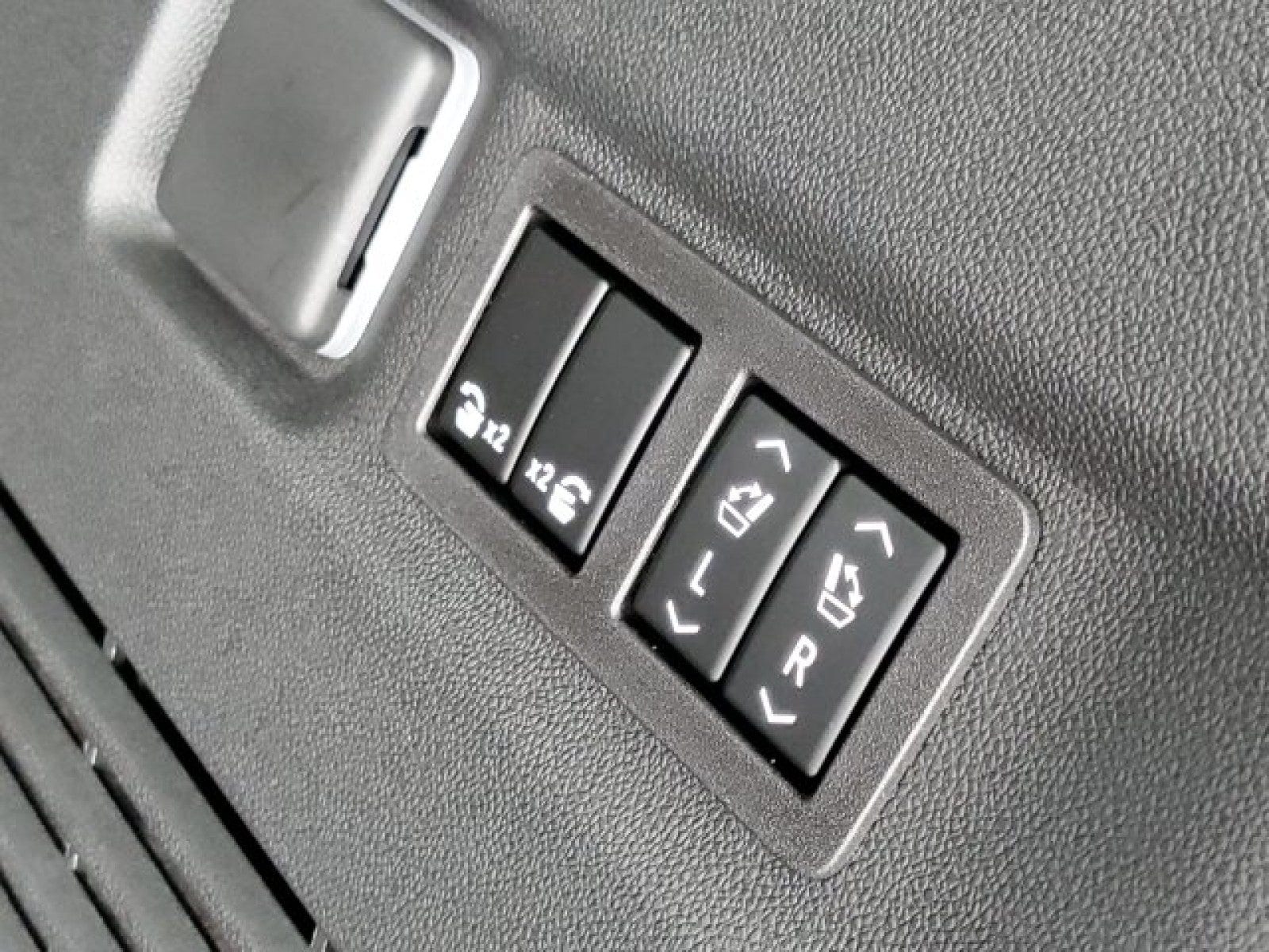 2026 GMC Yukon XL Denali Ultimate - Photo 74
