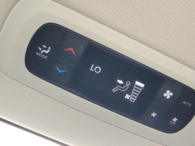 2024 Chrysler Pacifica Touring L - Photo 30
