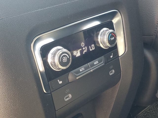 2024 GMC Yukon Denali - Photo 34