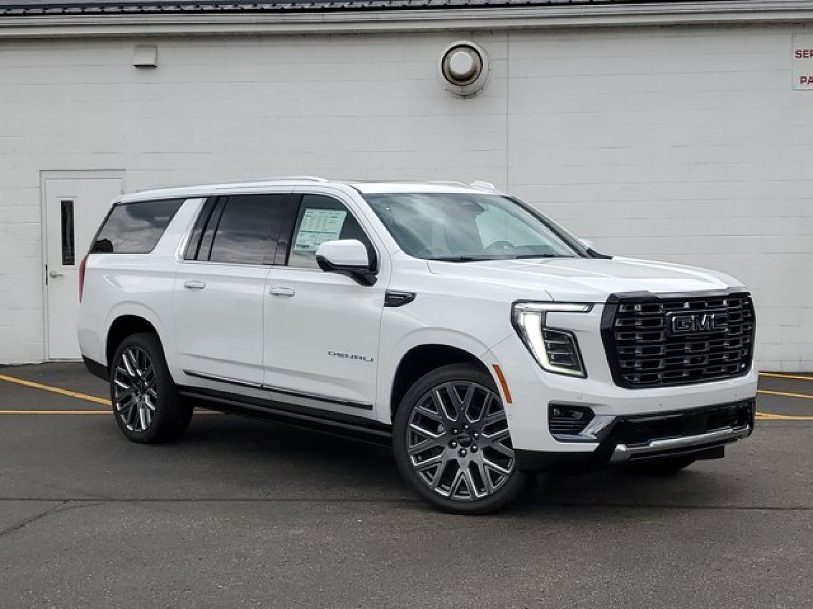 2026 GMC Yukon XL Denali Ultimate - Photo 42