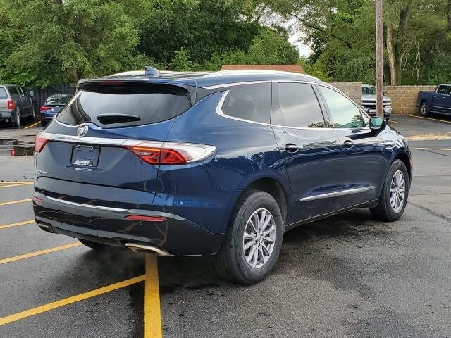 2023 Buick Enclave Essence photo 2