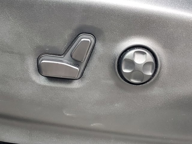 2024 Chrysler Pacifica Touring L - Photo 8