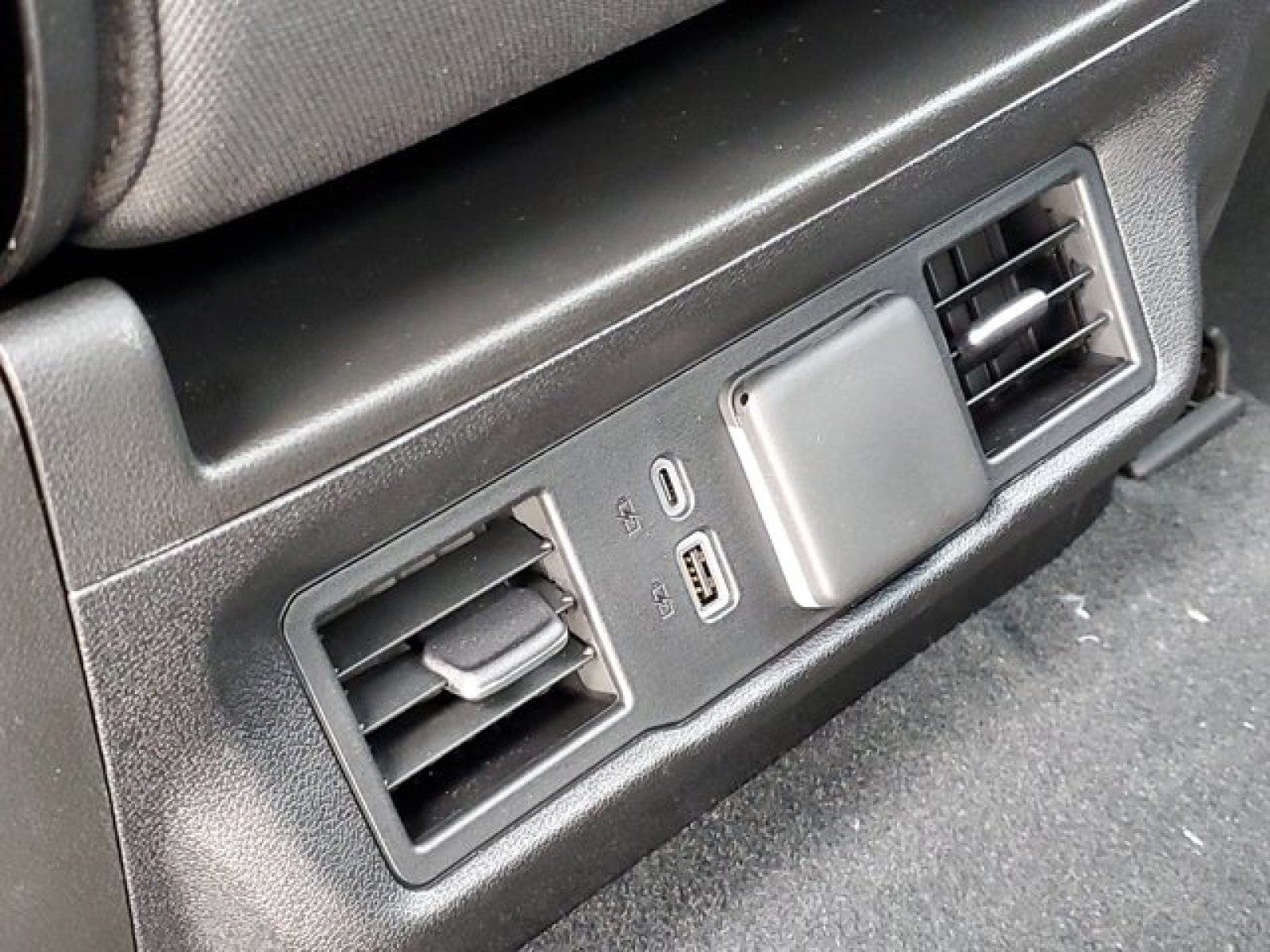 2026 GMC Sierra 1500 SLE - Photo 70