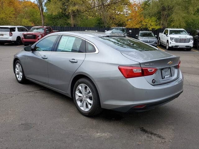 2024 Chevrolet Malibu 1LT photo 3