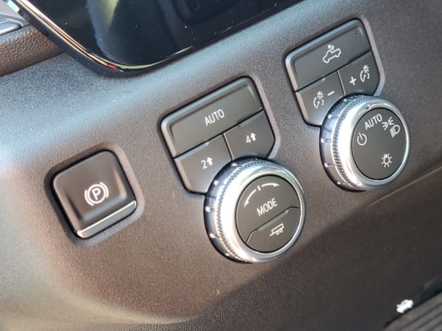 2026 GMC Sierra 1500 SLE - Photo 13