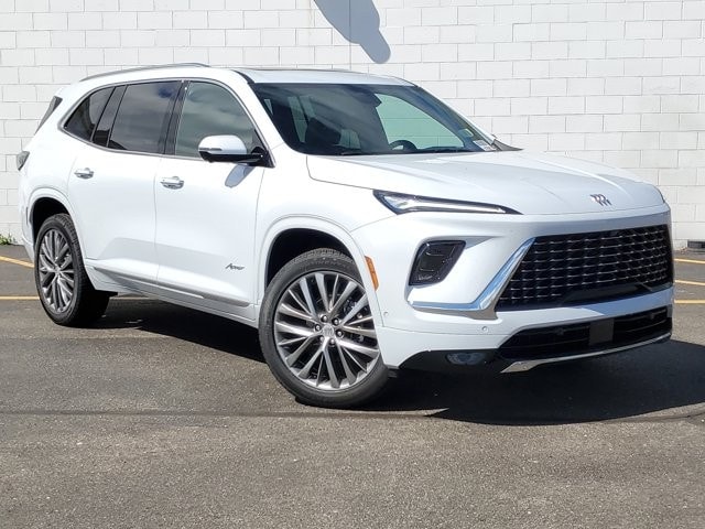 2026 Buick Enclave Avenir AWD's photo