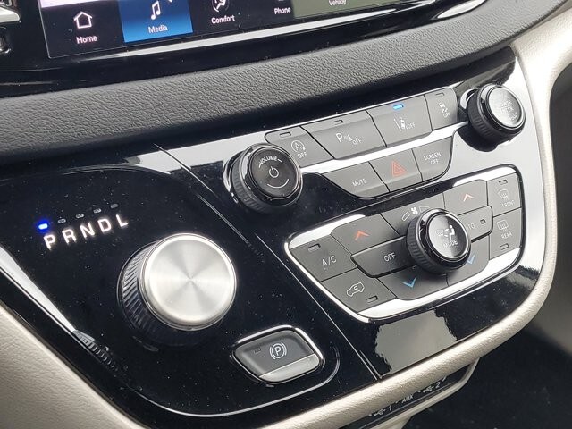 2024 Chrysler Pacifica Touring L - Photo 20