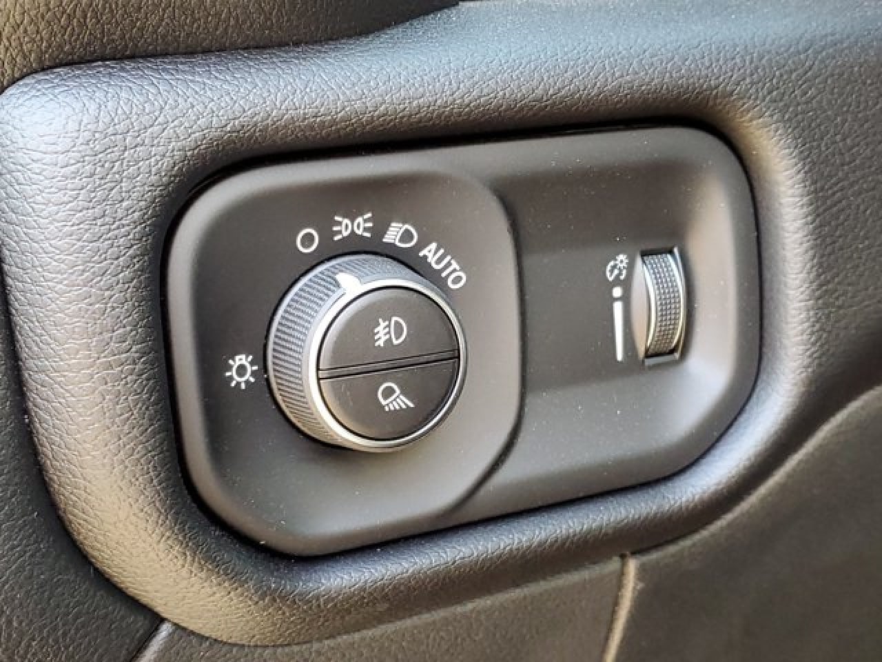 2026 RAM 2500 Big Horn - Photo 8