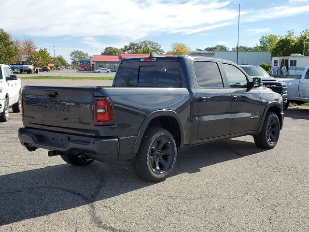 New 2026 Ram 1500 BIG HORN CREW CAB 4X4 5'7 BOX Pickup