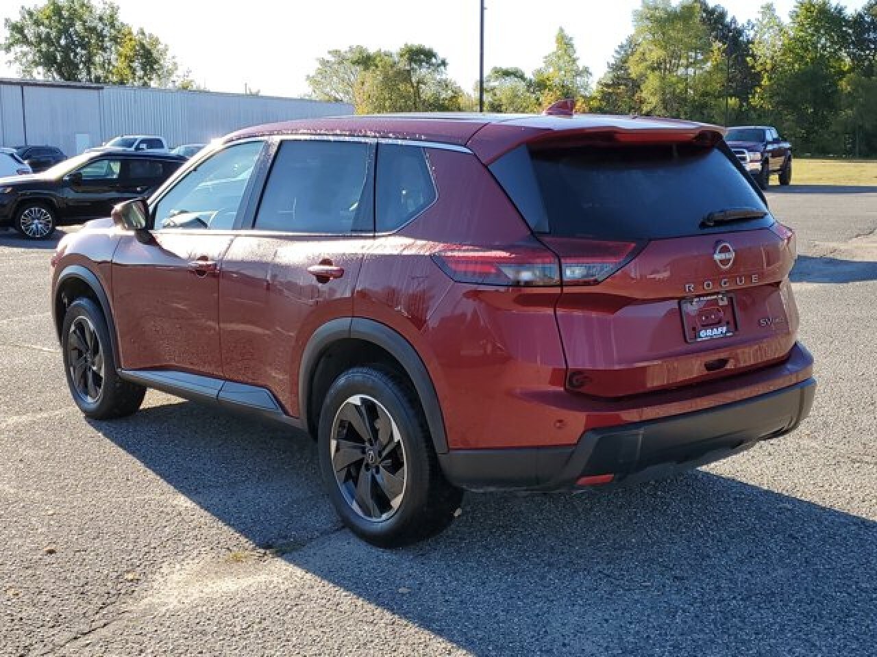 2024 Nissan Rogue SV photo 3