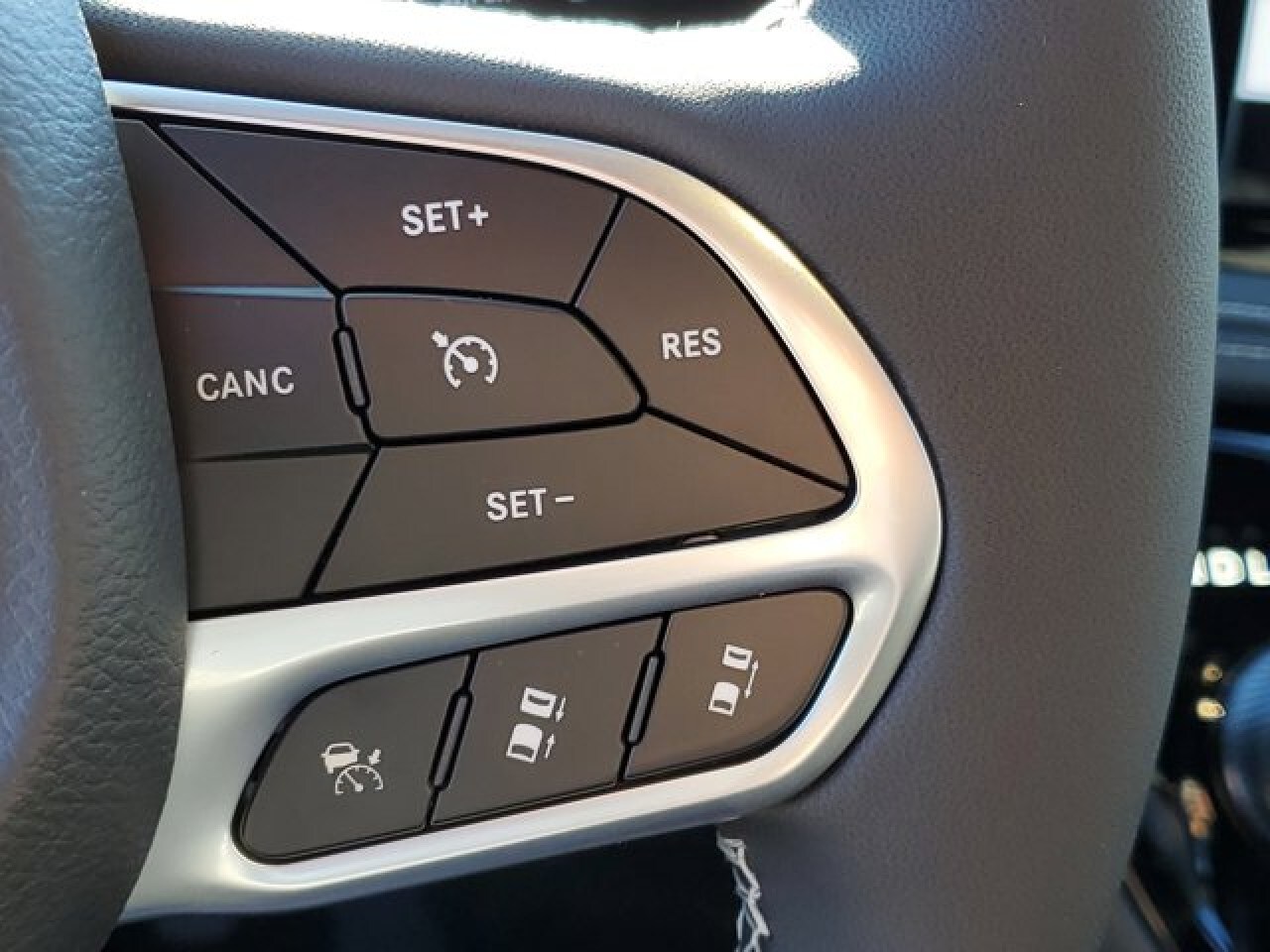 2026 Chrysler Pacifica Select - Photo 11