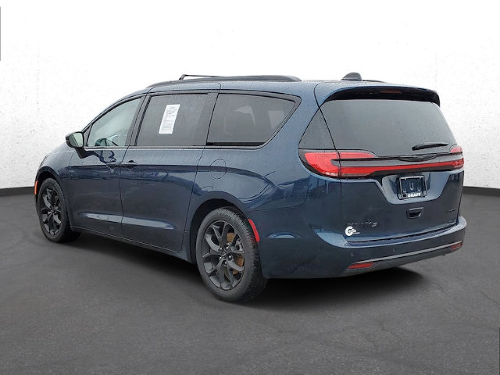 Used 2025 Chrysler Pacifica Limited Minivan/Van