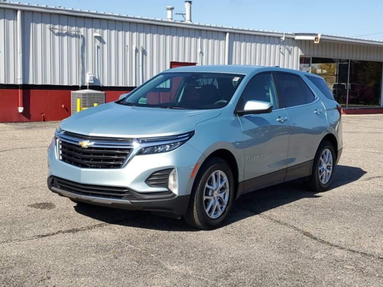 Used 2022 Chevrolet Equinox LT with VIN 2GNAXKEV4N6112144 for sale in Mount Pleasant, MI
