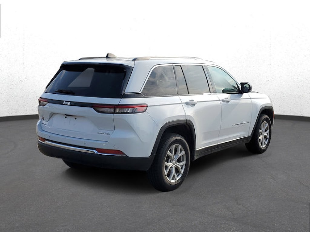 Used 2024 Jeep Grand Cherokee Limited SUV