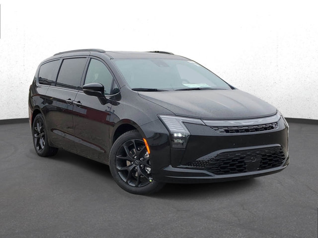 2027 Chrysler Pacifica Limited's photo