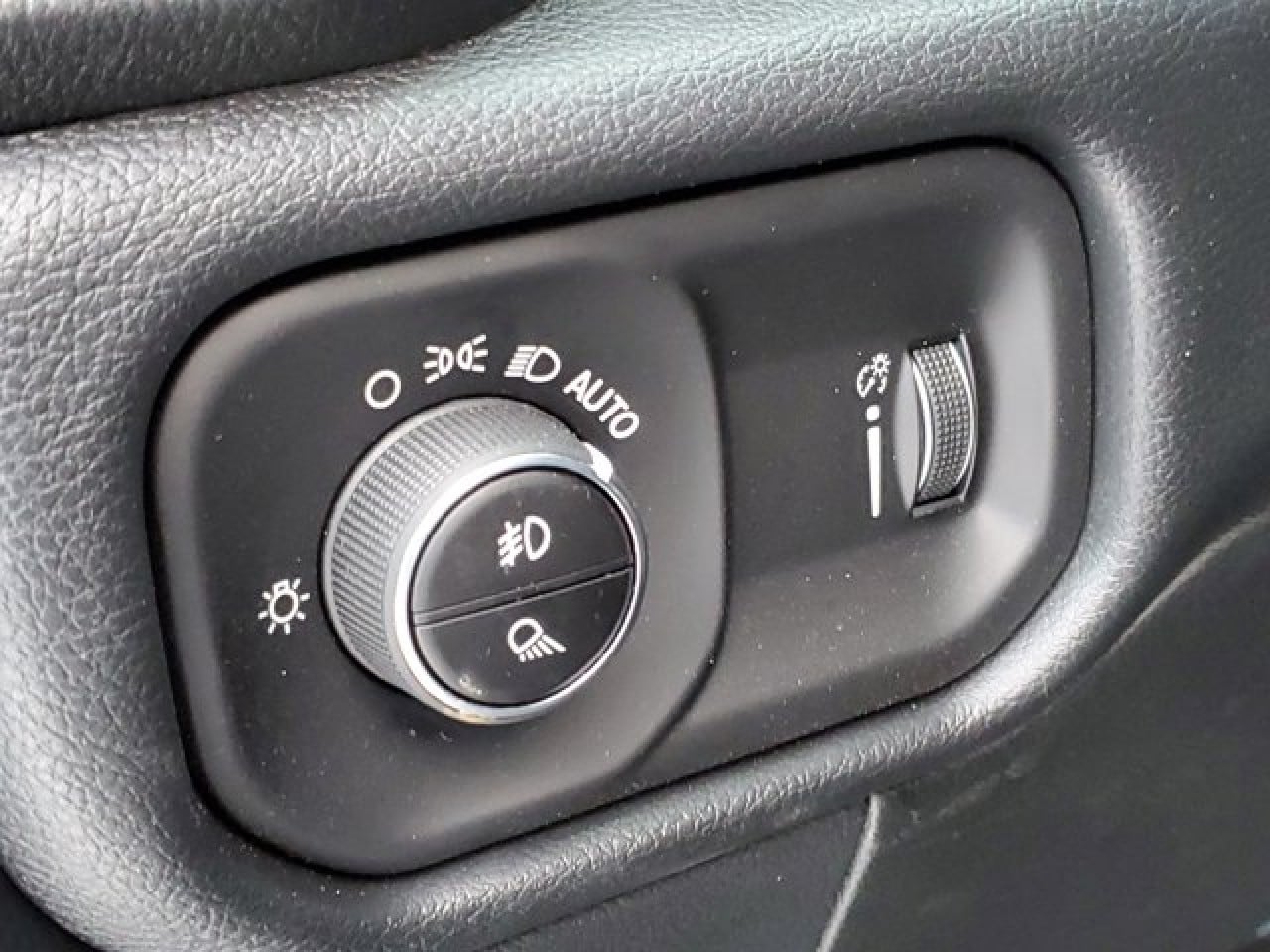 2026 RAM 3500 Tradesman - Photo 8