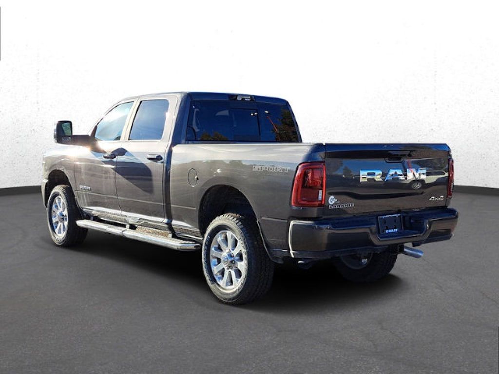 New 2025 Ram 2500 LARAMIE CREW CAB 4X4 6'4 BOX Pickup