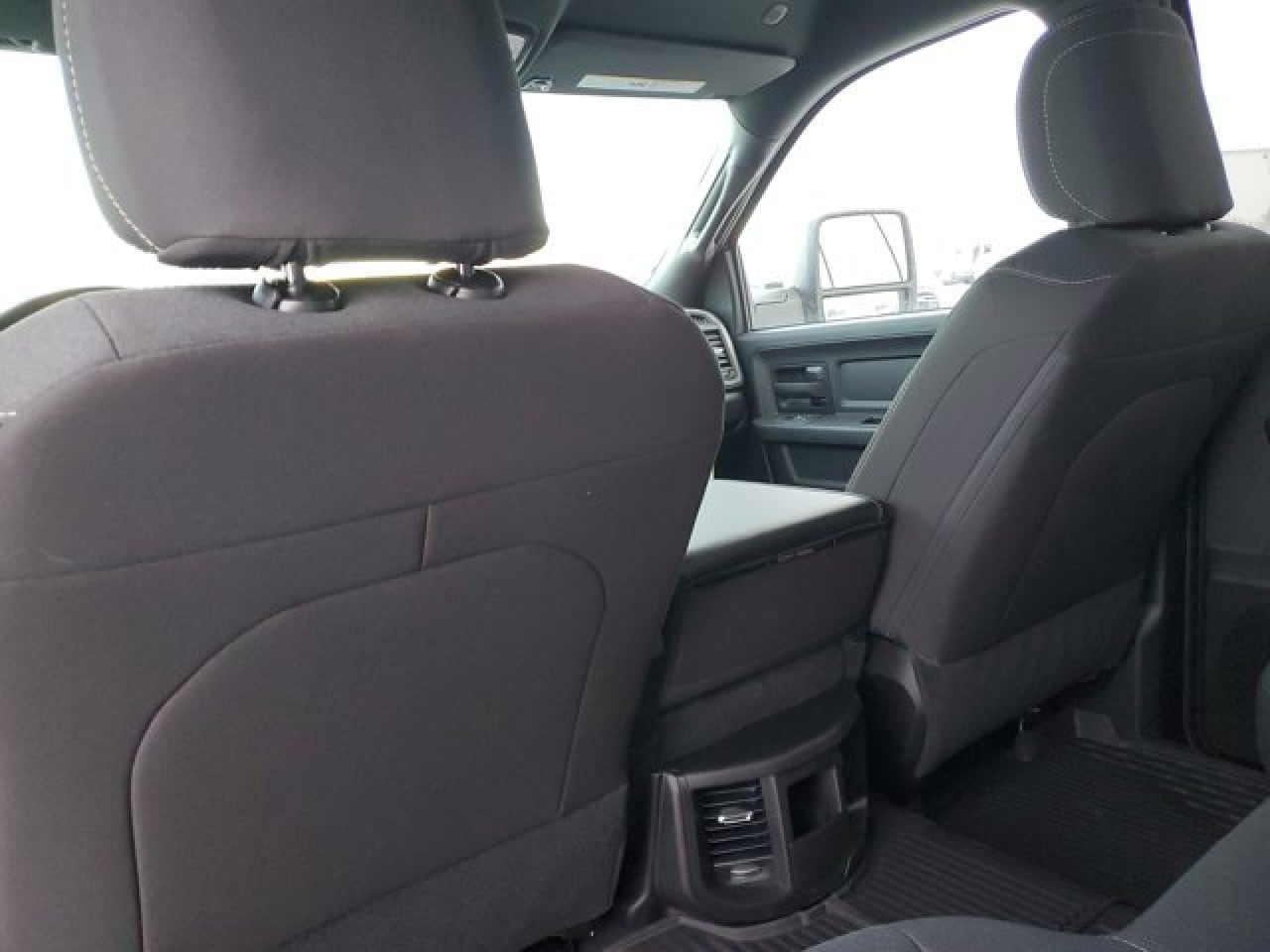 2026 RAM 3500 Tradesman - Photo 28