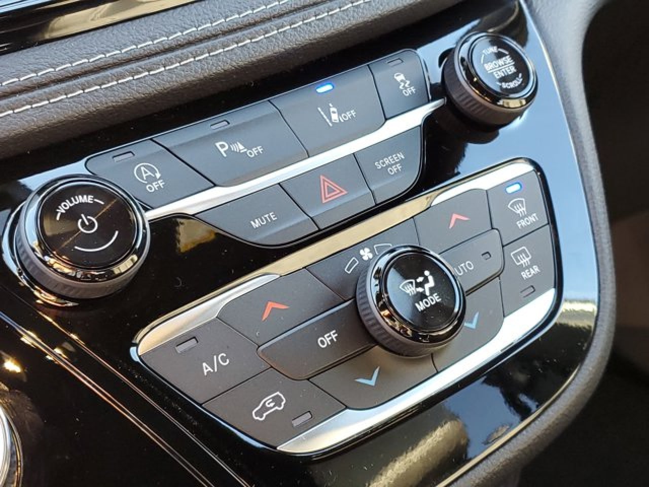 2026 Chrysler Pacifica Select - Photo 18