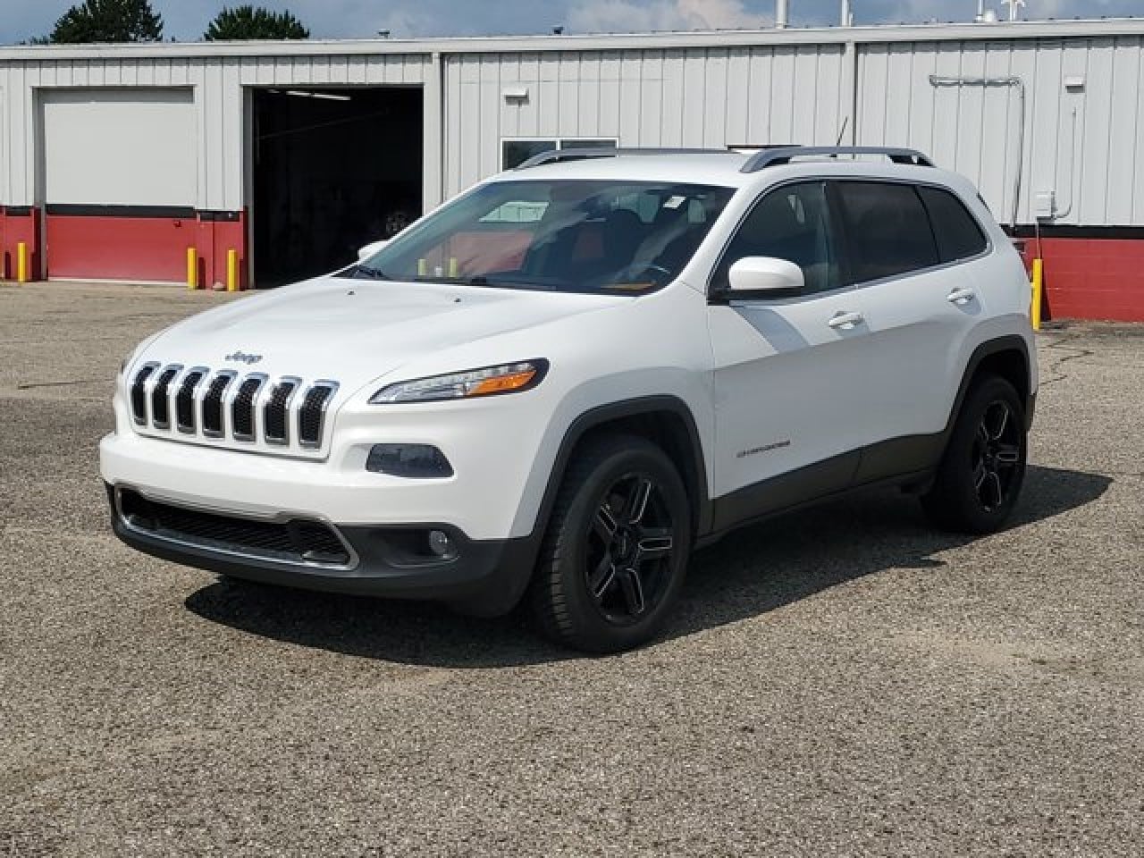 Used 2015 Jeep Cherokee Limited with VIN 1C4PJMDS0FW660012 for sale in Mount Pleasant, MI