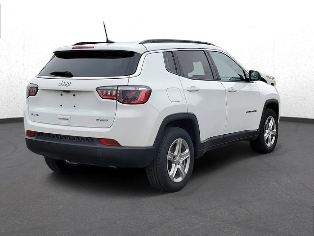 Used 2024 Jeep Compass Latitude SUV