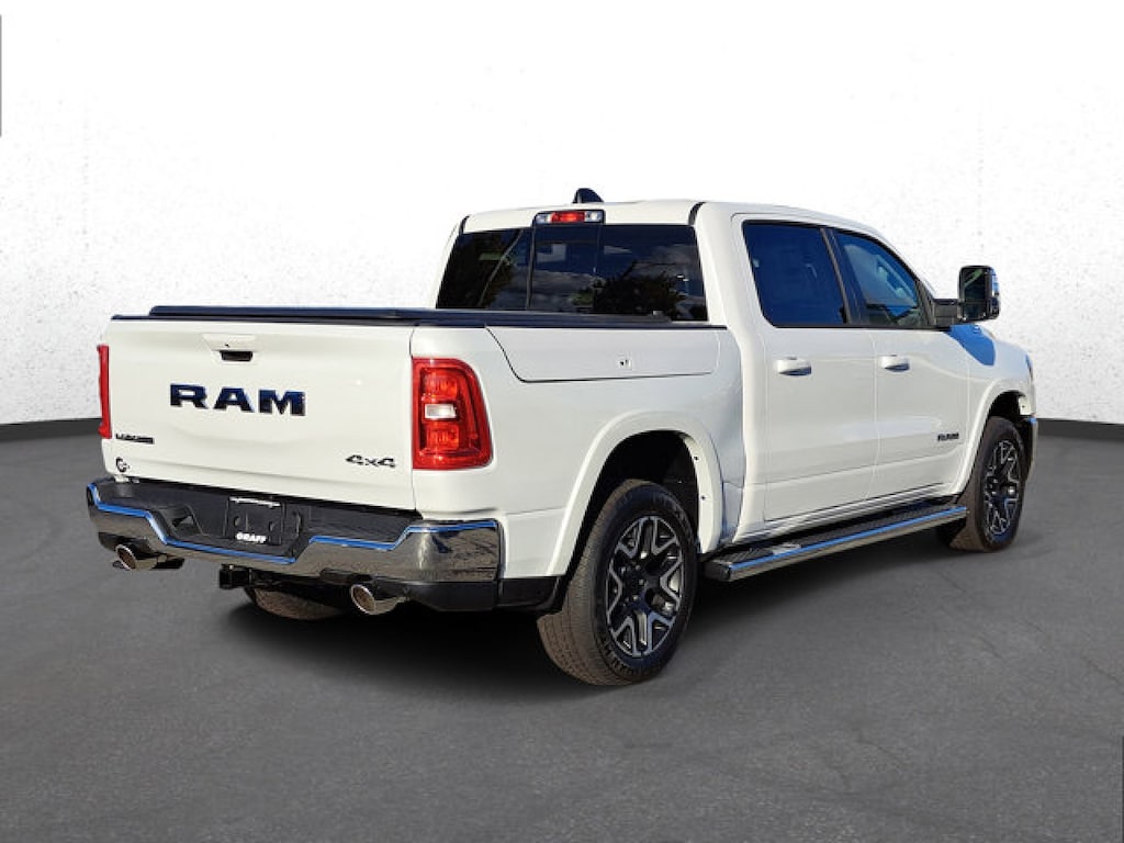 New 2026 Ram 1500 LARAMIE CREW CAB 4X4 5'7 BOX Pickup
