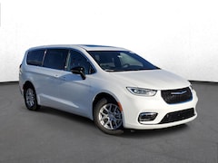 2026 Chrysler Pacifica SELECT Passenger Van
