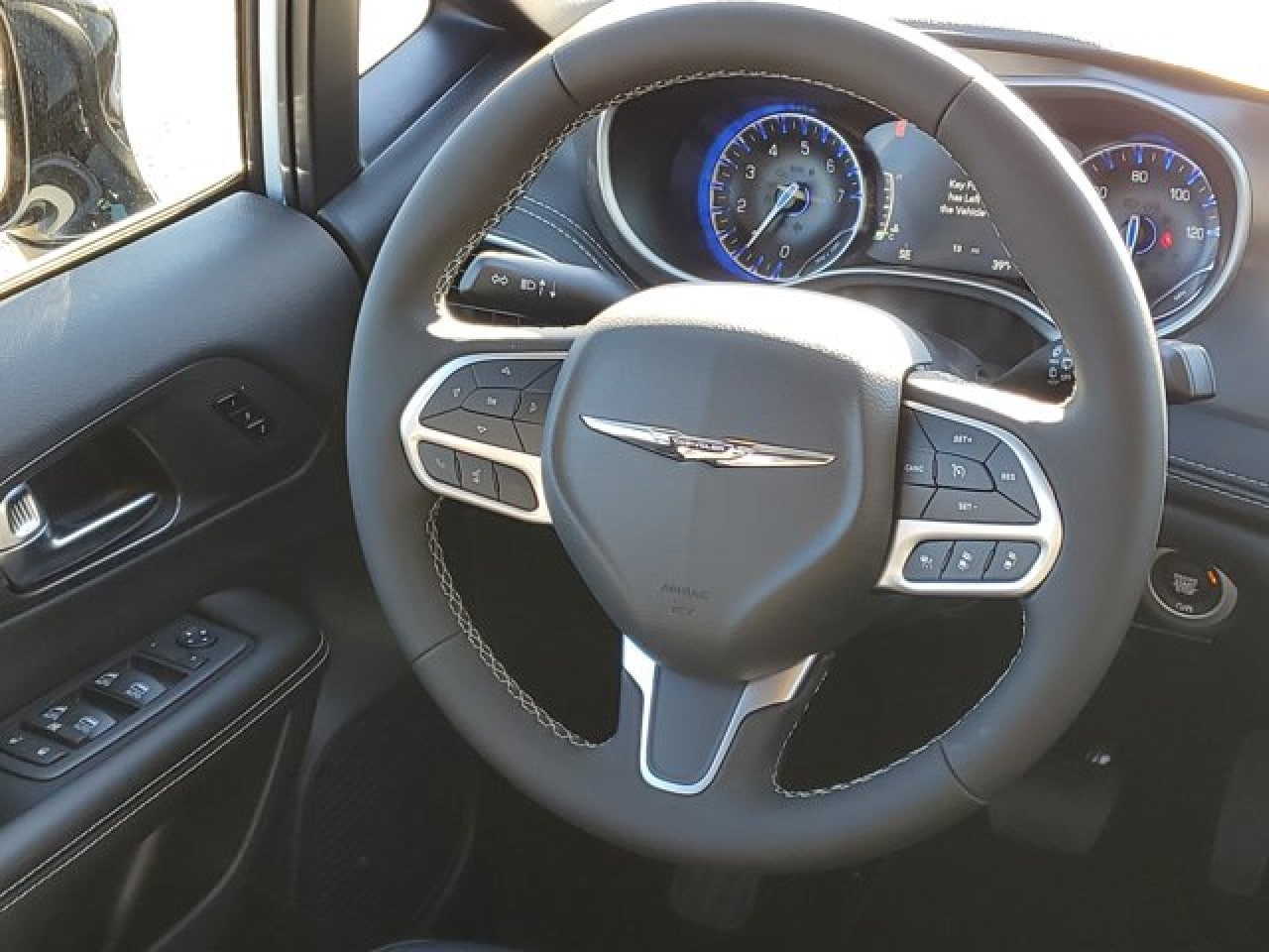 2026 Chrysler Pacifica Select - Photo 28