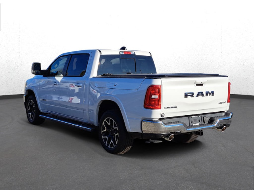 New 2026 Ram 1500 LARAMIE CREW CAB 4X4 5'7 BOX Pickup