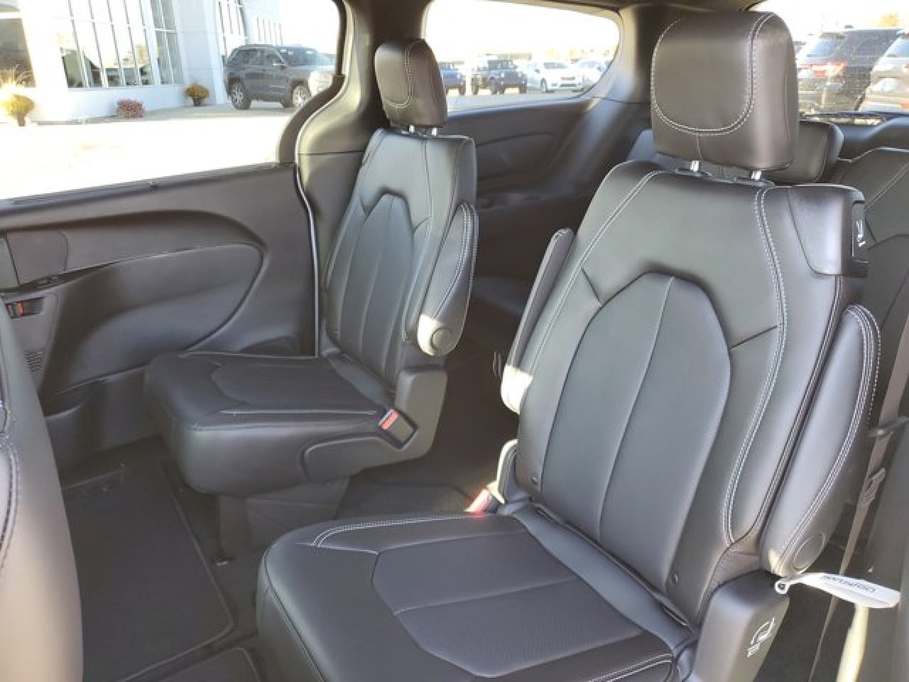 2026 Chrysler Pacifica Select - Photo 30