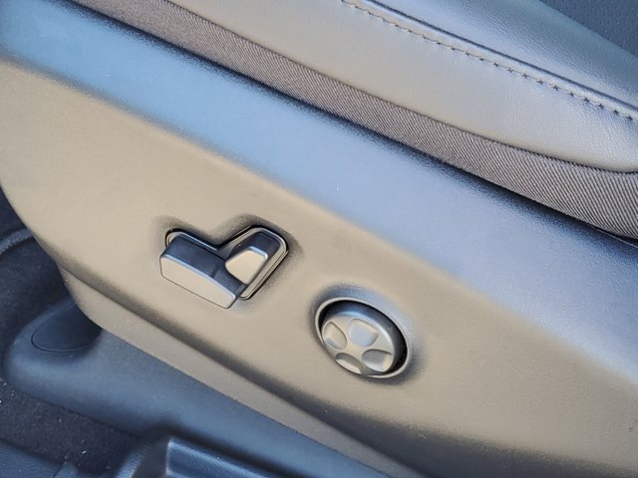 2026 Chrysler Pacifica Select - Photo 6