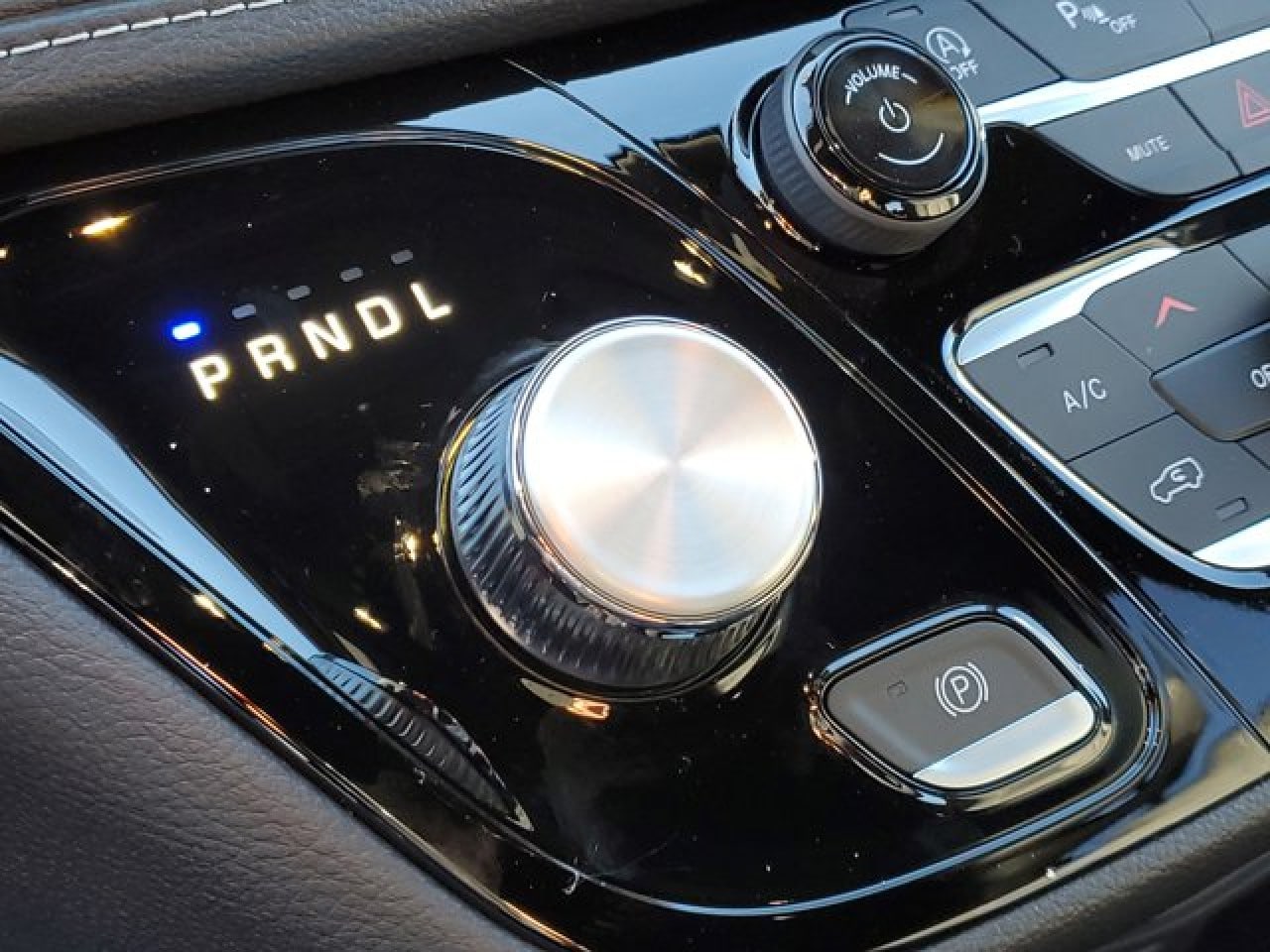 2026 Chrysler Pacifica Select - Photo 17