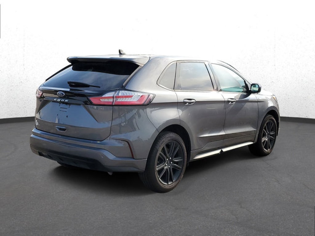 Used 2022 Ford Edge SEL SUV