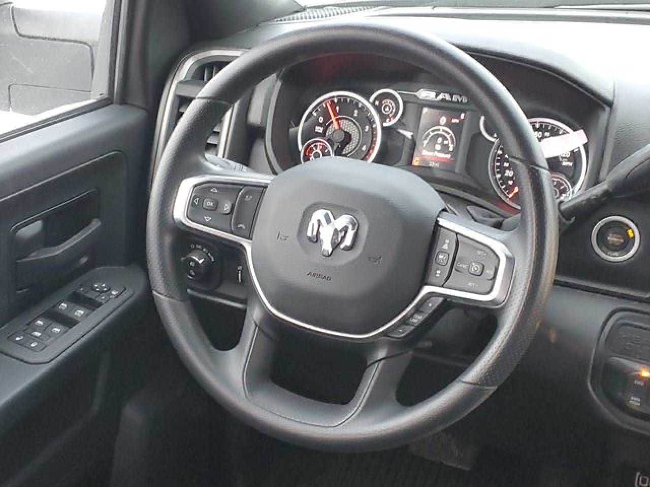 2026 RAM 3500 Tradesman - Photo 25