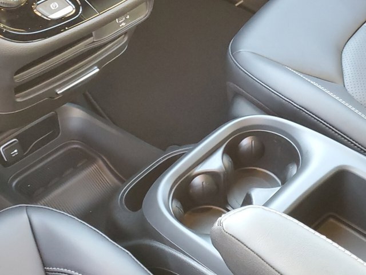 2026 Chrysler Pacifica Select - Photo 21