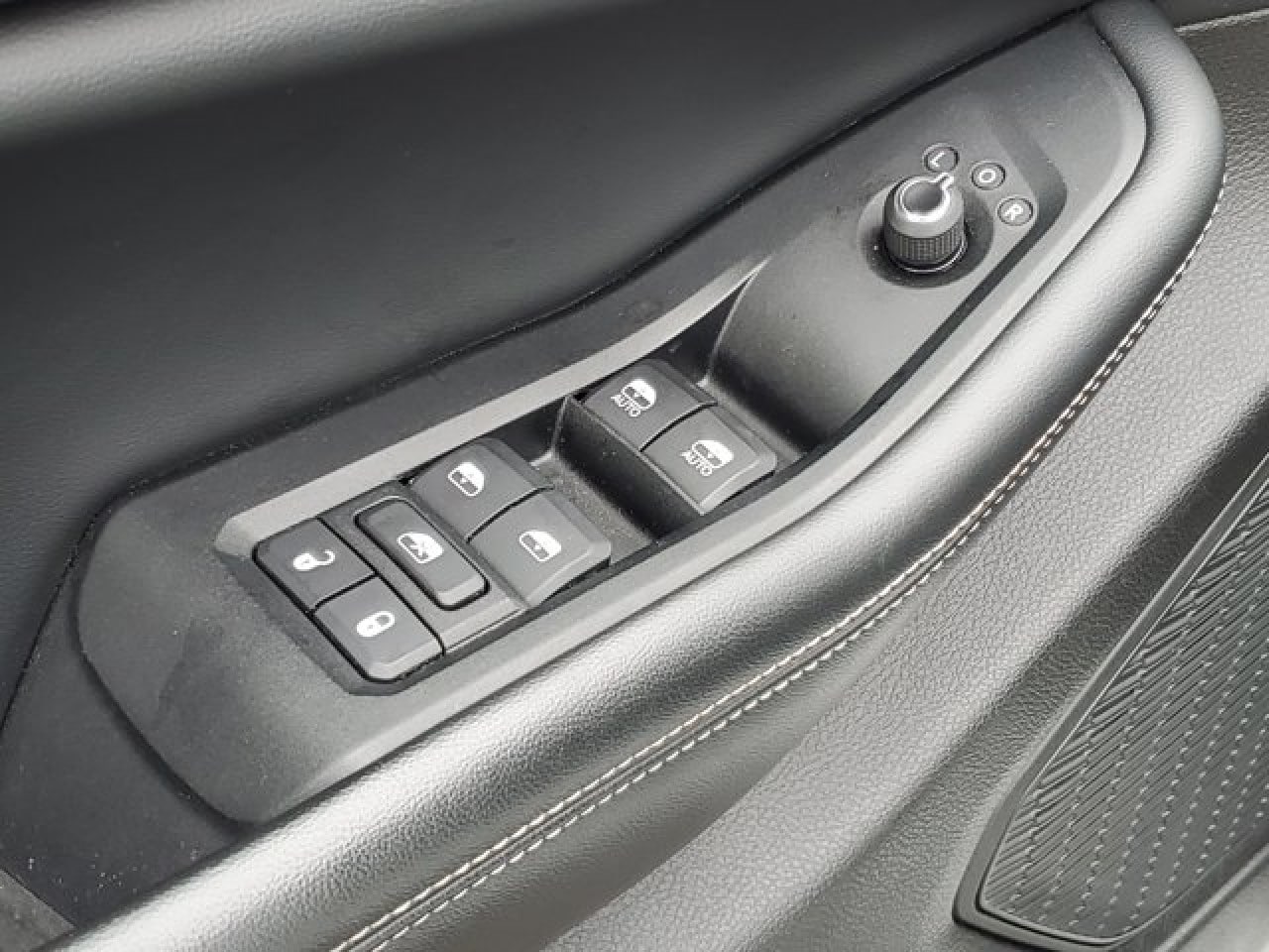 2024 Jeep Grand Cherokee L Altitude - Photo 18