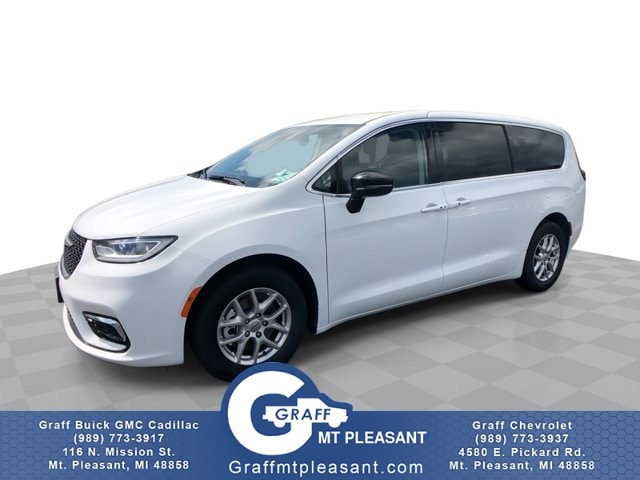 2024 Chrysler Pacifica Touring L's photo