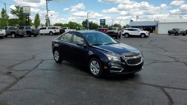 Used 2016 Chevrolet Cruze Limited LS with VIN 1G1PC5SHXG7128584 for sale in Mount Pleasant, MI