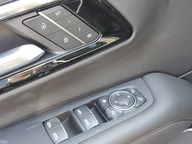2025 Chevrolet Suburban High Country - Photo 24