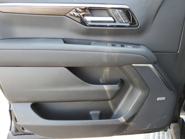 2025 Chevrolet Suburban High Country - Photo 23