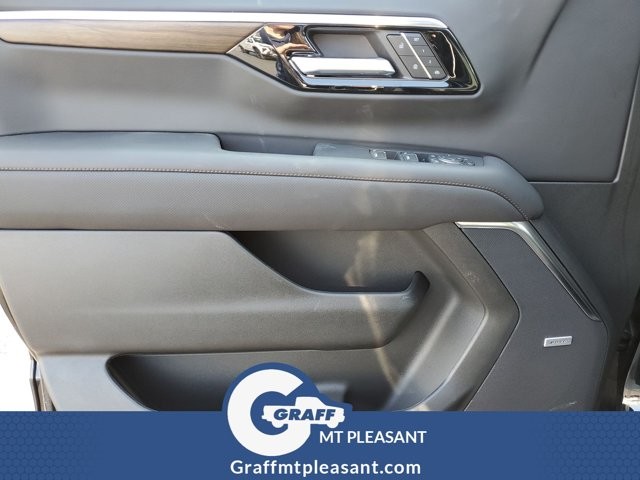 2025 Chevrolet Suburban High Country - Photo 23