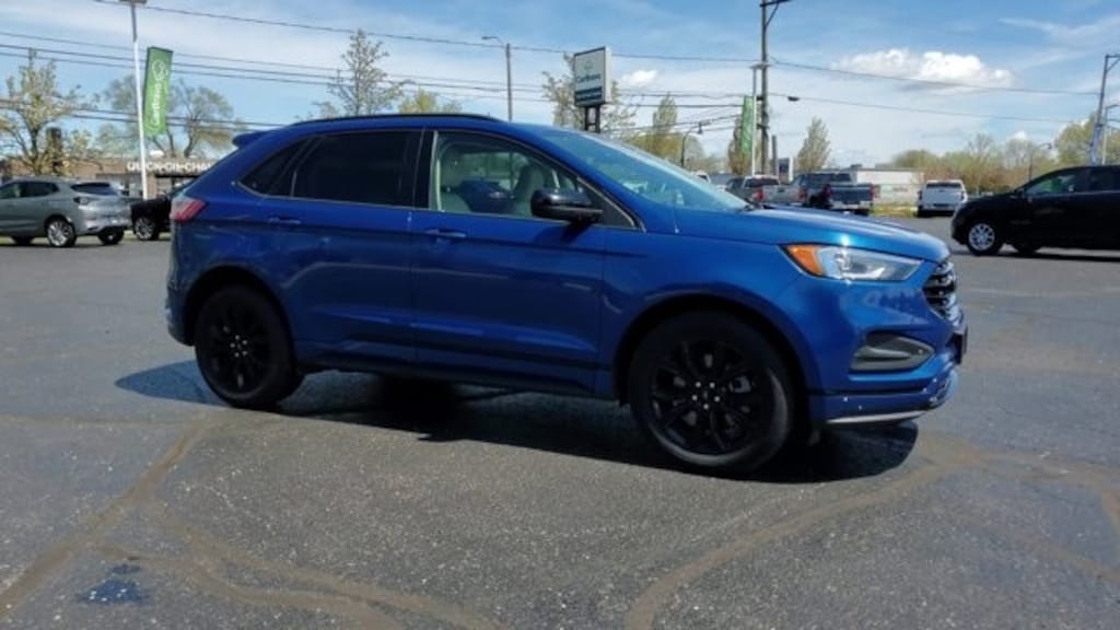 Used 2022 Ford Edge SE SUV