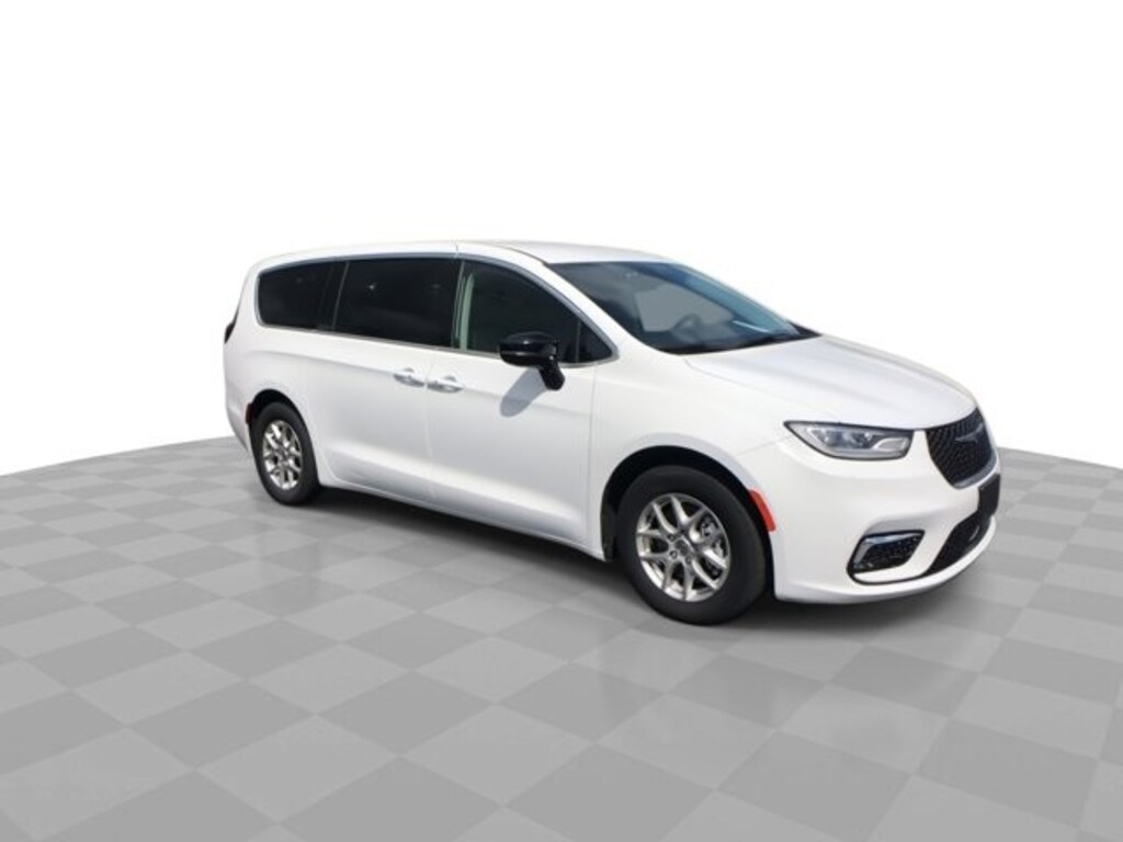 Used 2024 Chrysler Pacifica Touring L